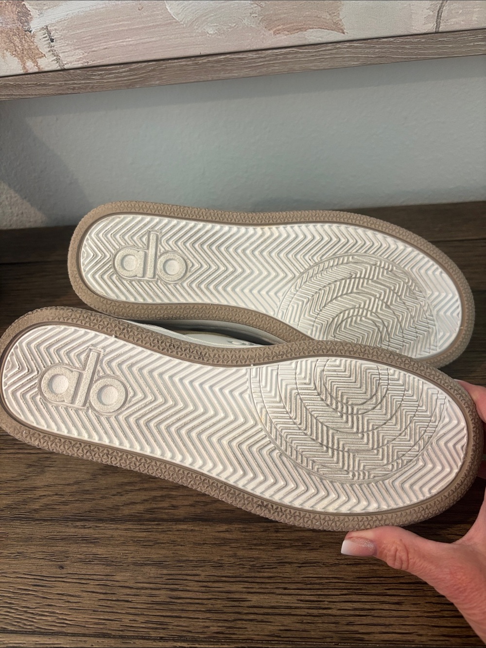 Alo Yoga Recovery Mode Sneaker White and Gravel W Size 10 - Picture 7 of 7